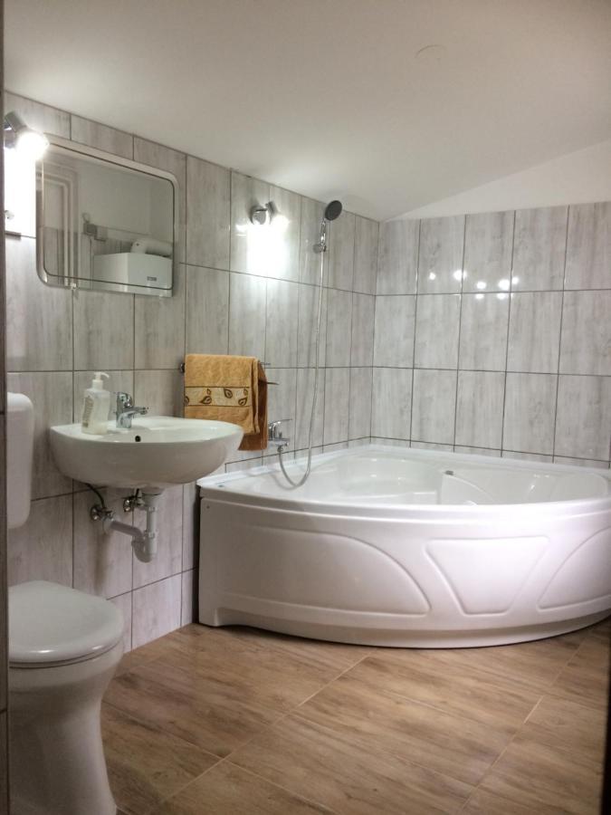 Gadoros Vendeghaz Hotel Egerszalók Buitenkant foto