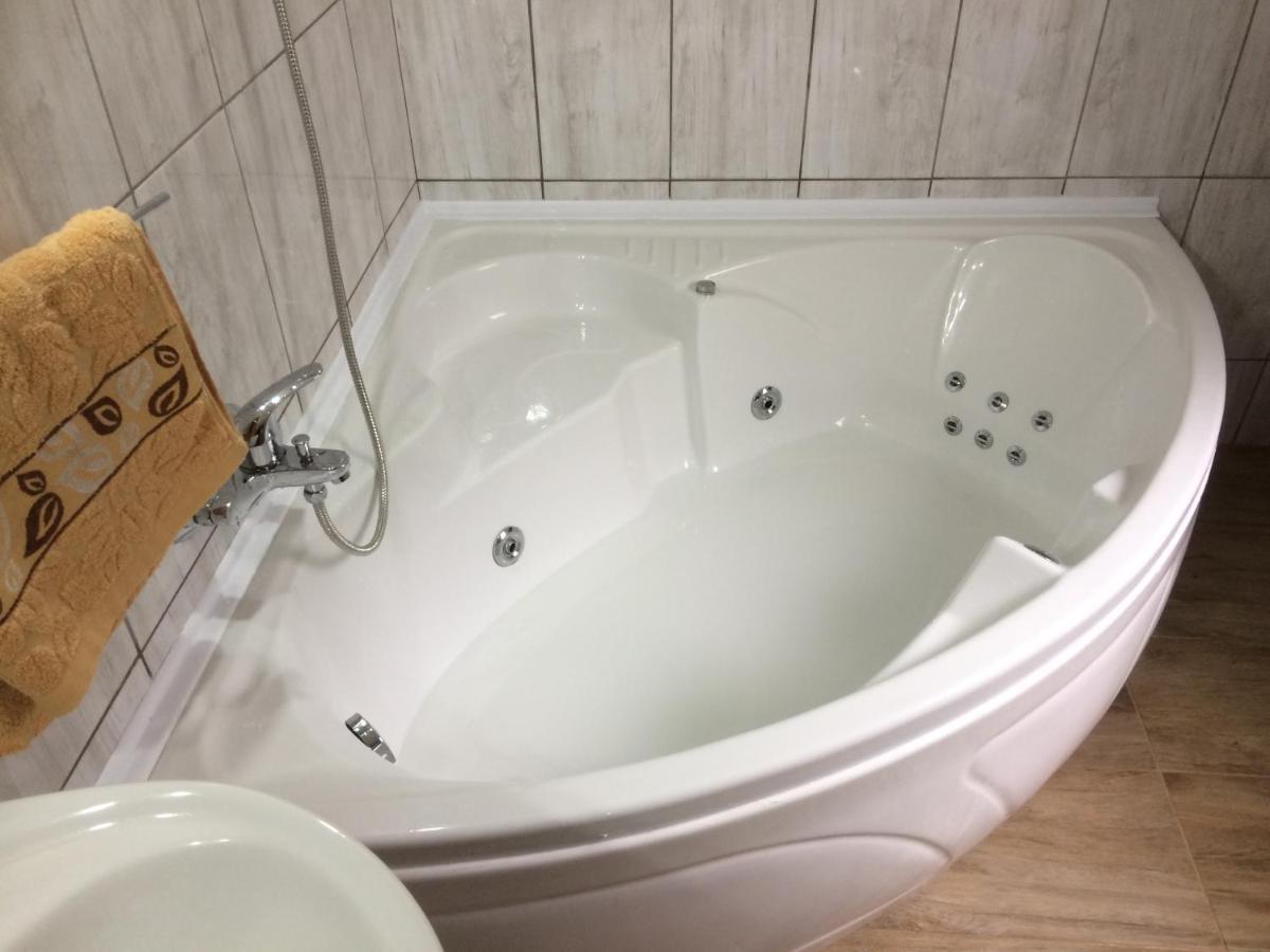 Gadoros Vendeghaz Hotel Egerszalók Buitenkant foto