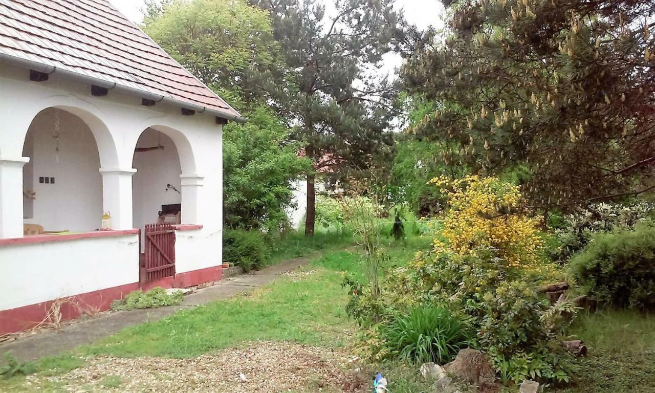 Gadoros Vendeghaz Hotel Egerszalók Buitenkant foto
