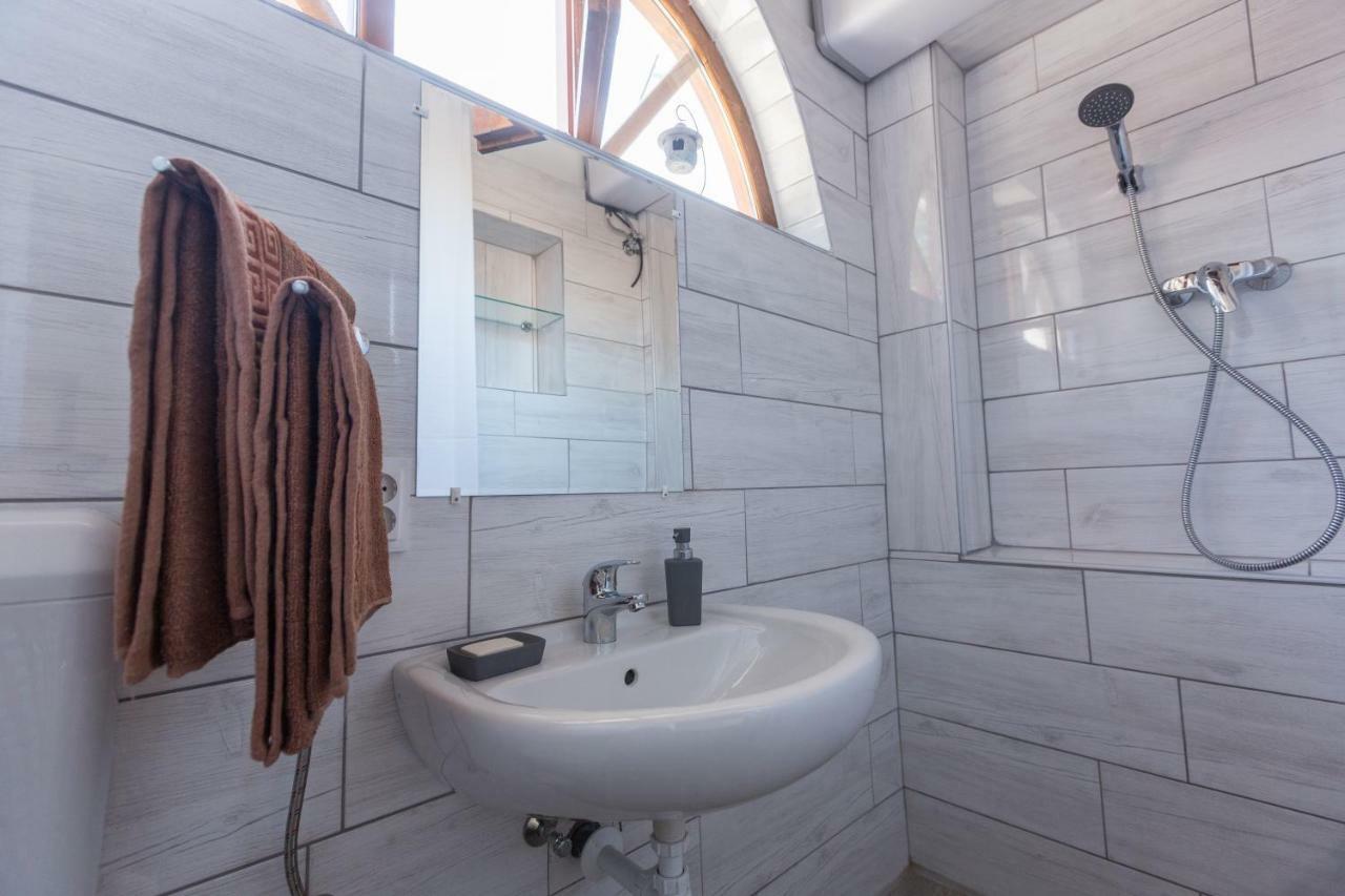 Gadoros Vendeghaz Hotel Egerszalók Buitenkant foto