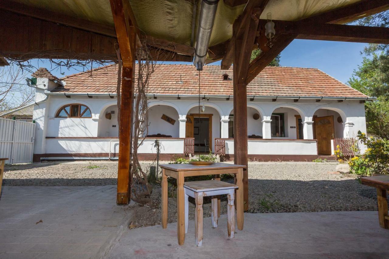 Gadoros Vendeghaz Hotel Egerszalók Buitenkant foto