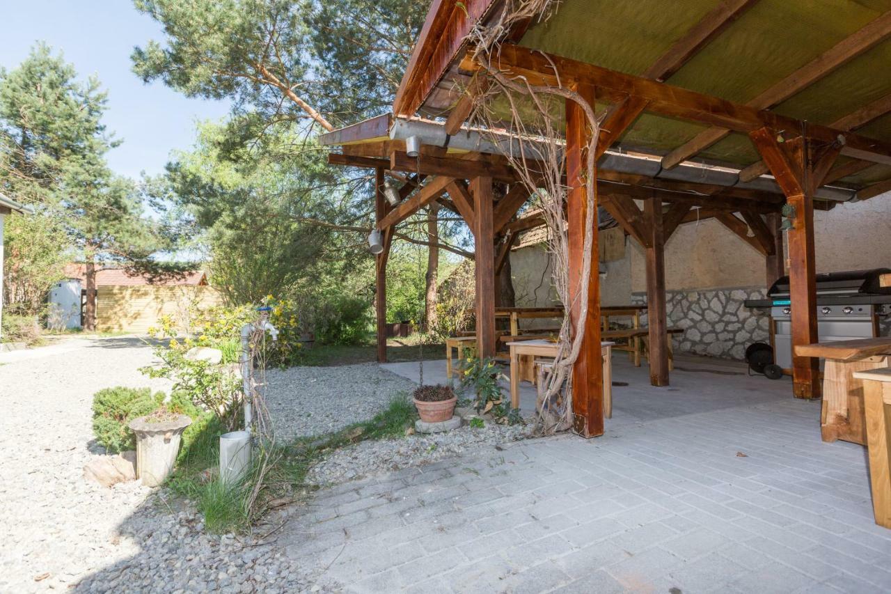 Gadoros Vendeghaz Hotel Egerszalók Buitenkant foto