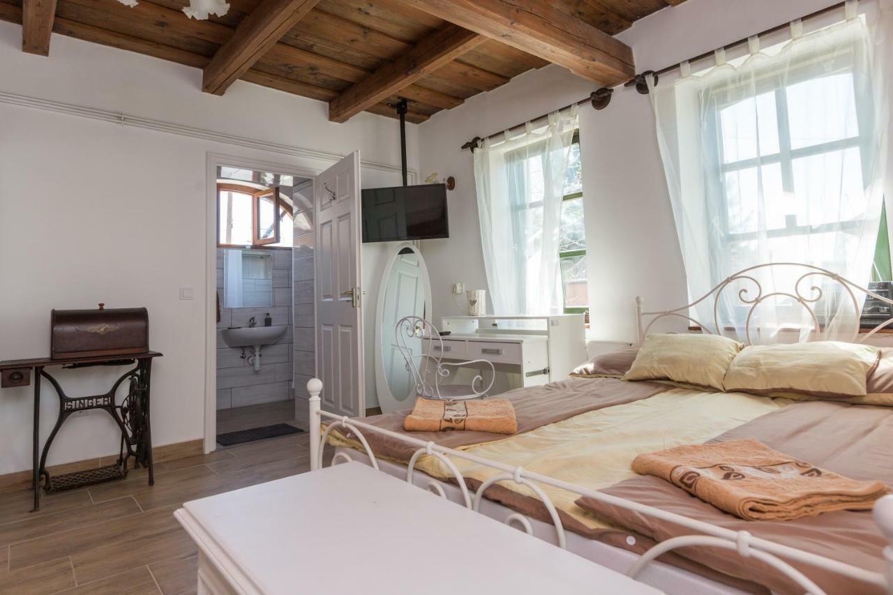 Gadoros Vendeghaz Hotel Egerszalók Buitenkant foto
