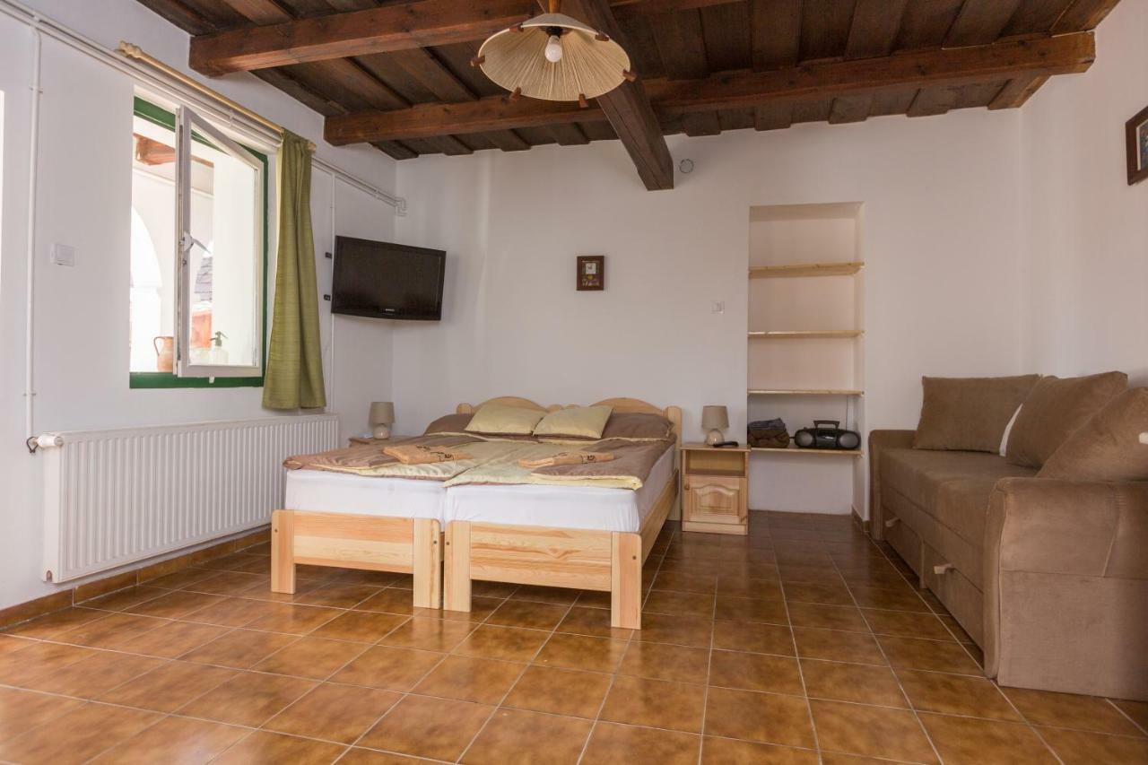 Gadoros Vendeghaz Hotel Egerszalók Buitenkant foto
