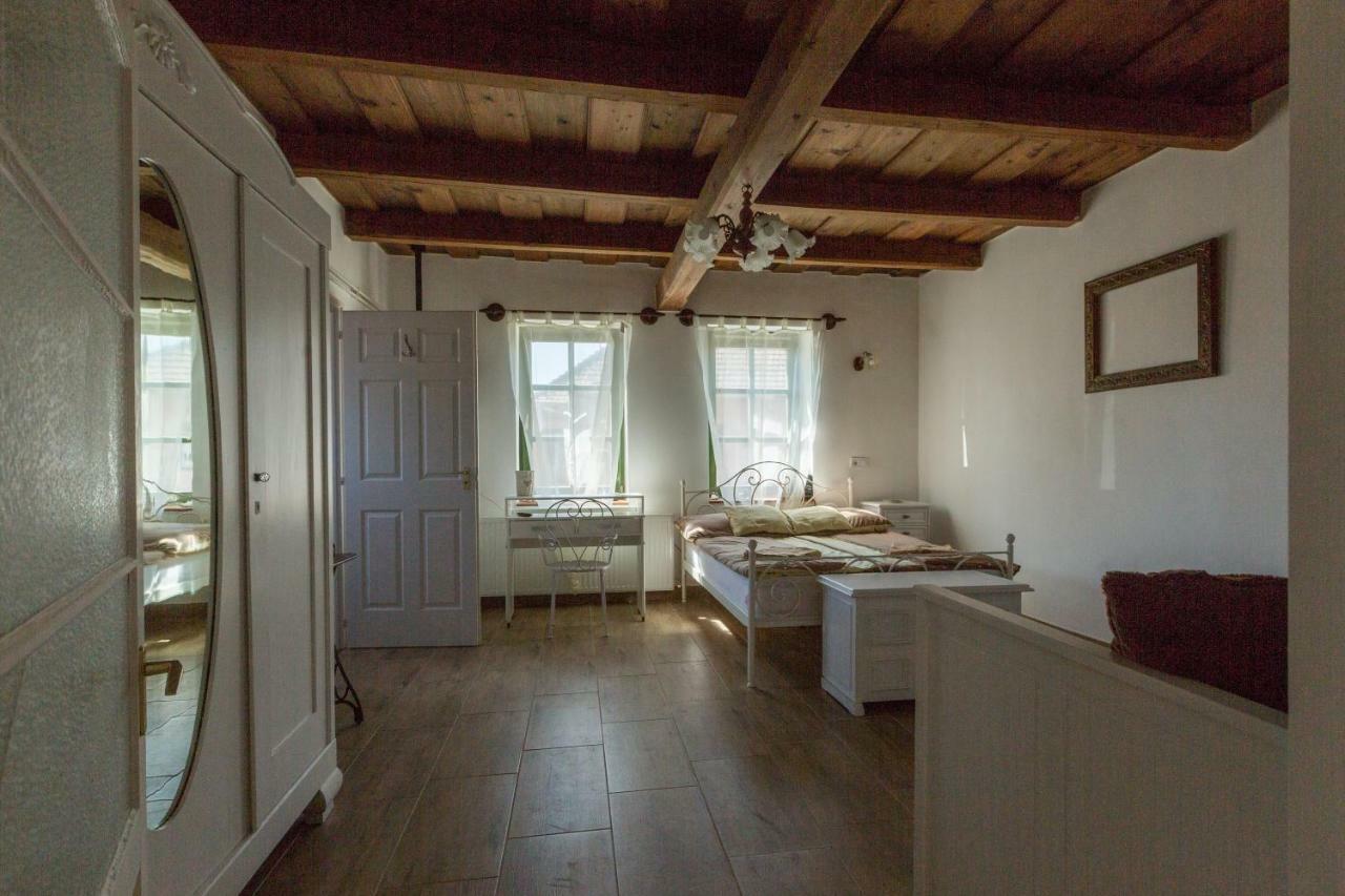 Gadoros Vendeghaz Hotel Egerszalók Buitenkant foto
