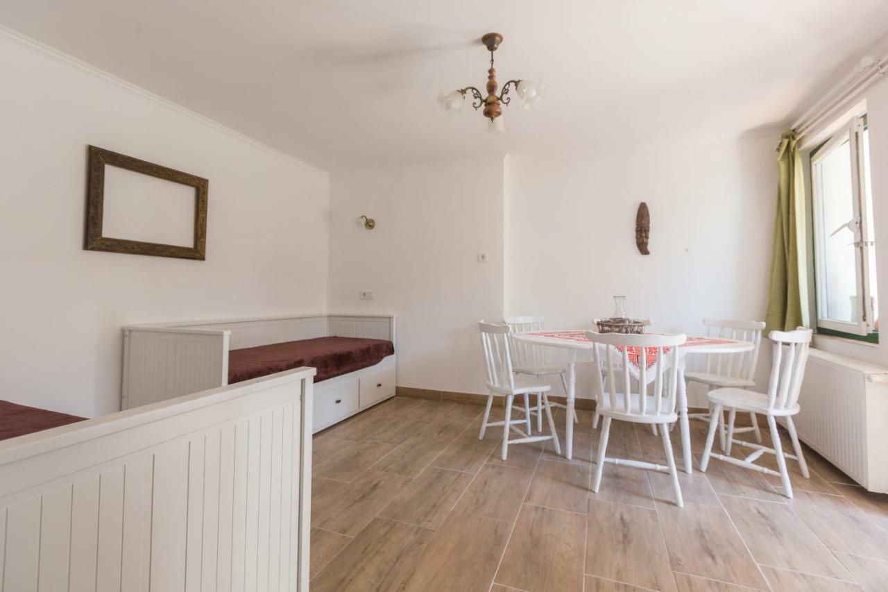 Gadoros Vendeghaz Hotel Egerszalók Buitenkant foto
