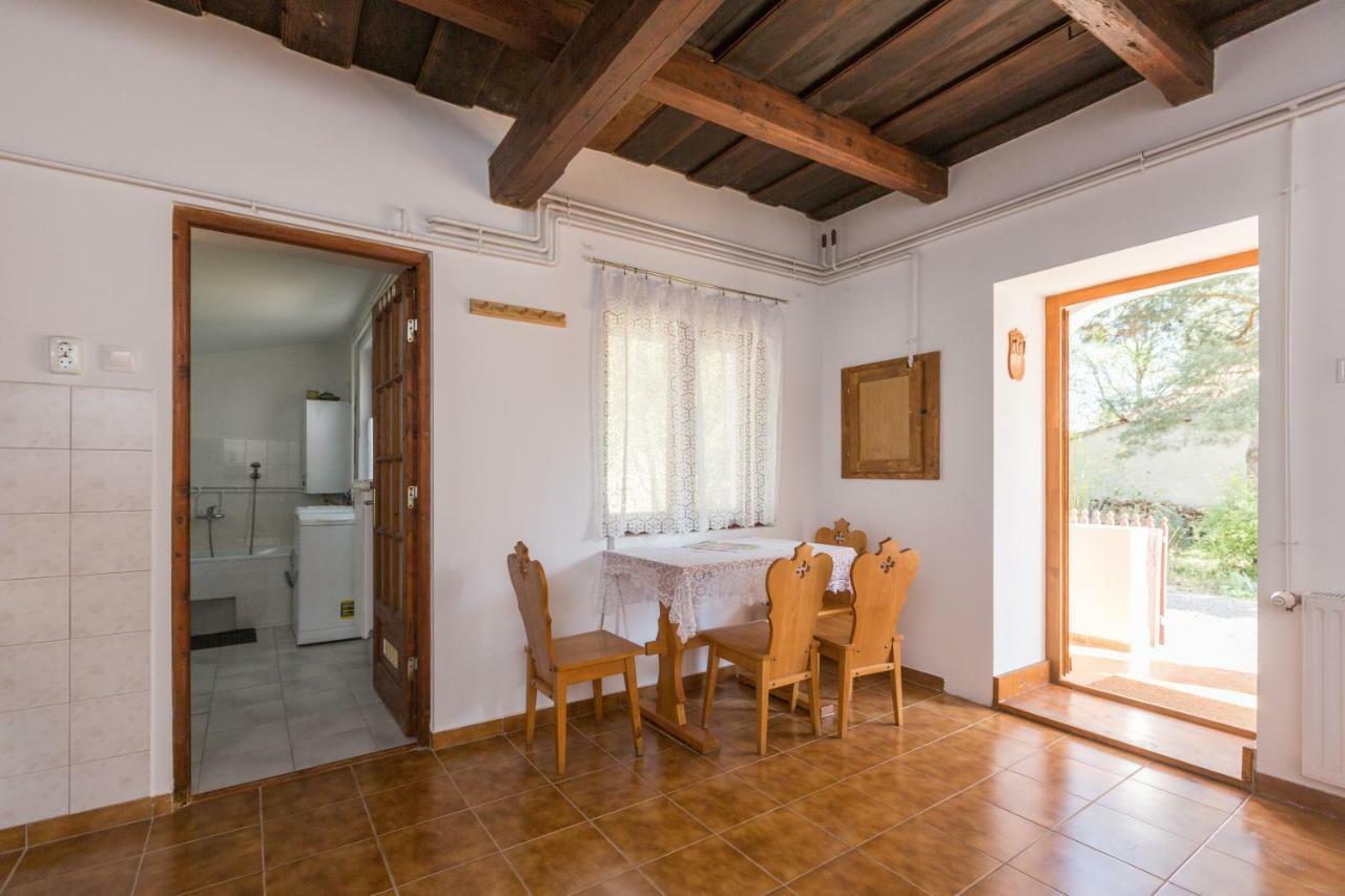 Gadoros Vendeghaz Hotel Egerszalók Buitenkant foto