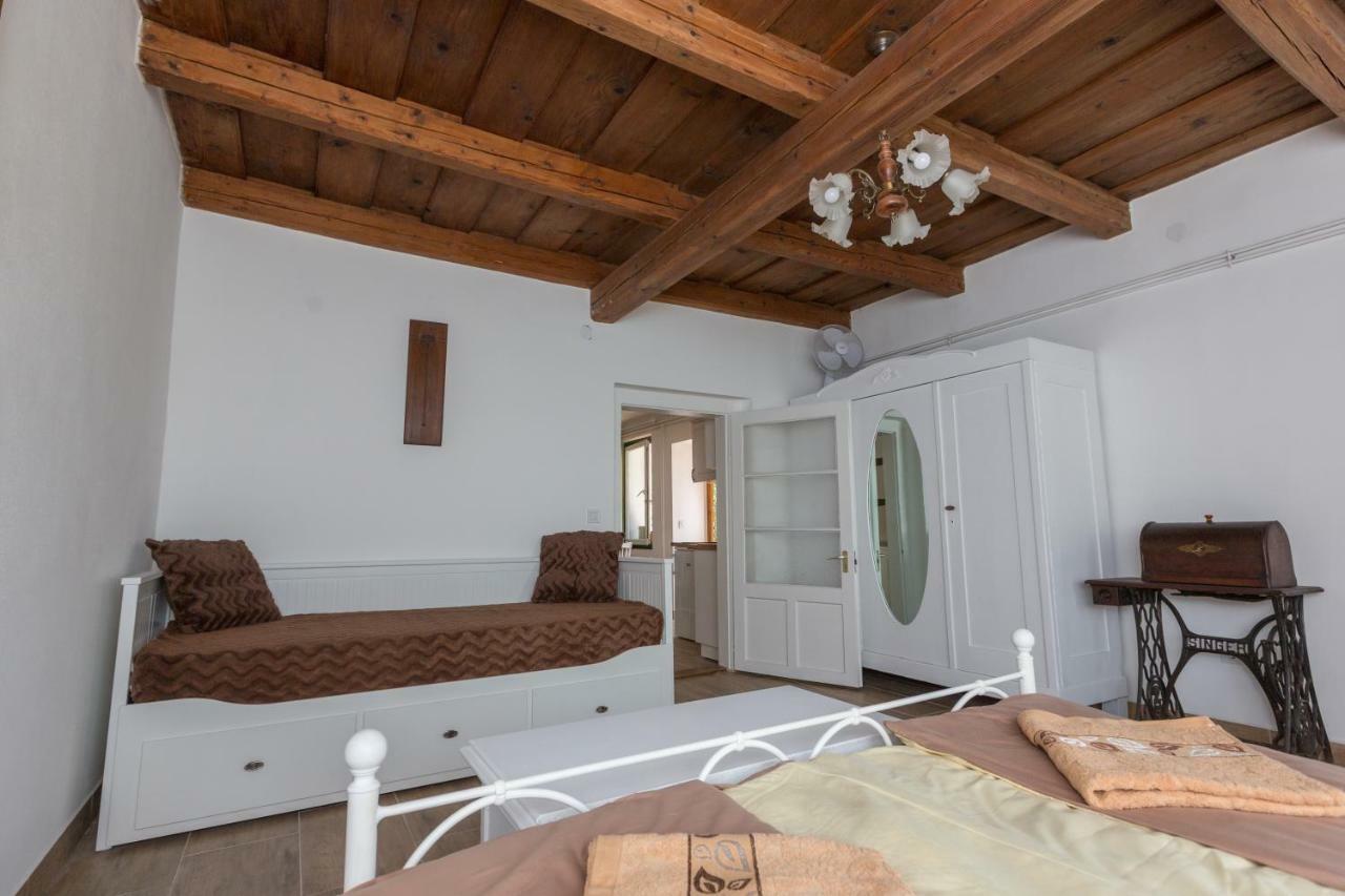 Gadoros Vendeghaz Hotel Egerszalók Buitenkant foto