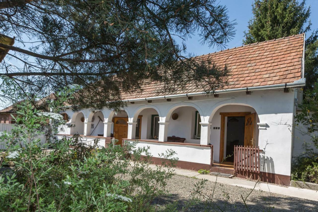 Gadoros Vendeghaz Hotel Egerszalók Buitenkant foto