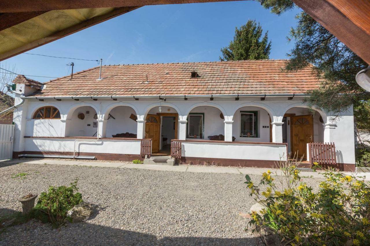 Gadoros Vendeghaz Hotel Egerszalók Buitenkant foto