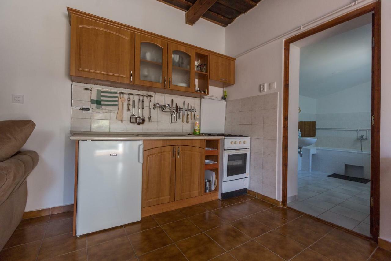 Gadoros Vendeghaz Hotel Egerszalók Buitenkant foto