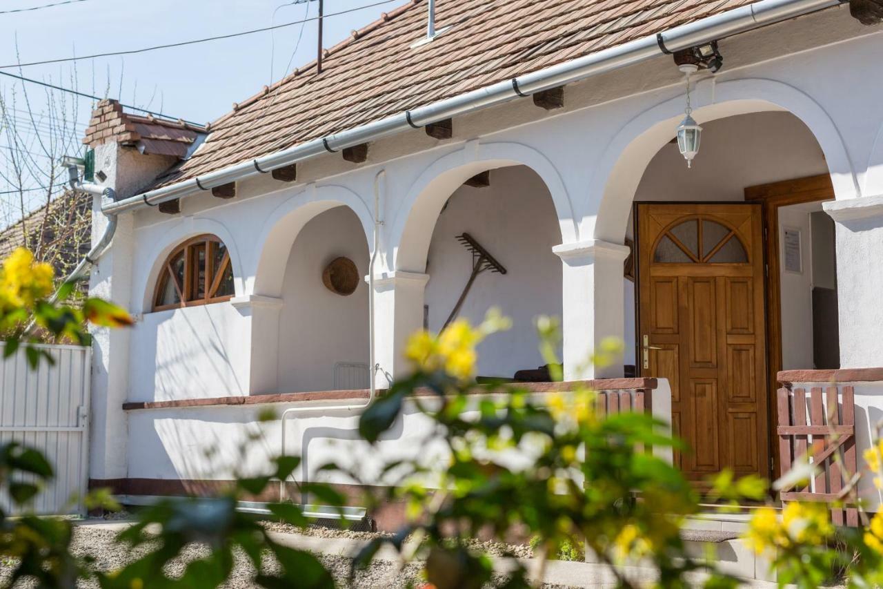 Gadoros Vendeghaz Hotel Egerszalók Buitenkant foto