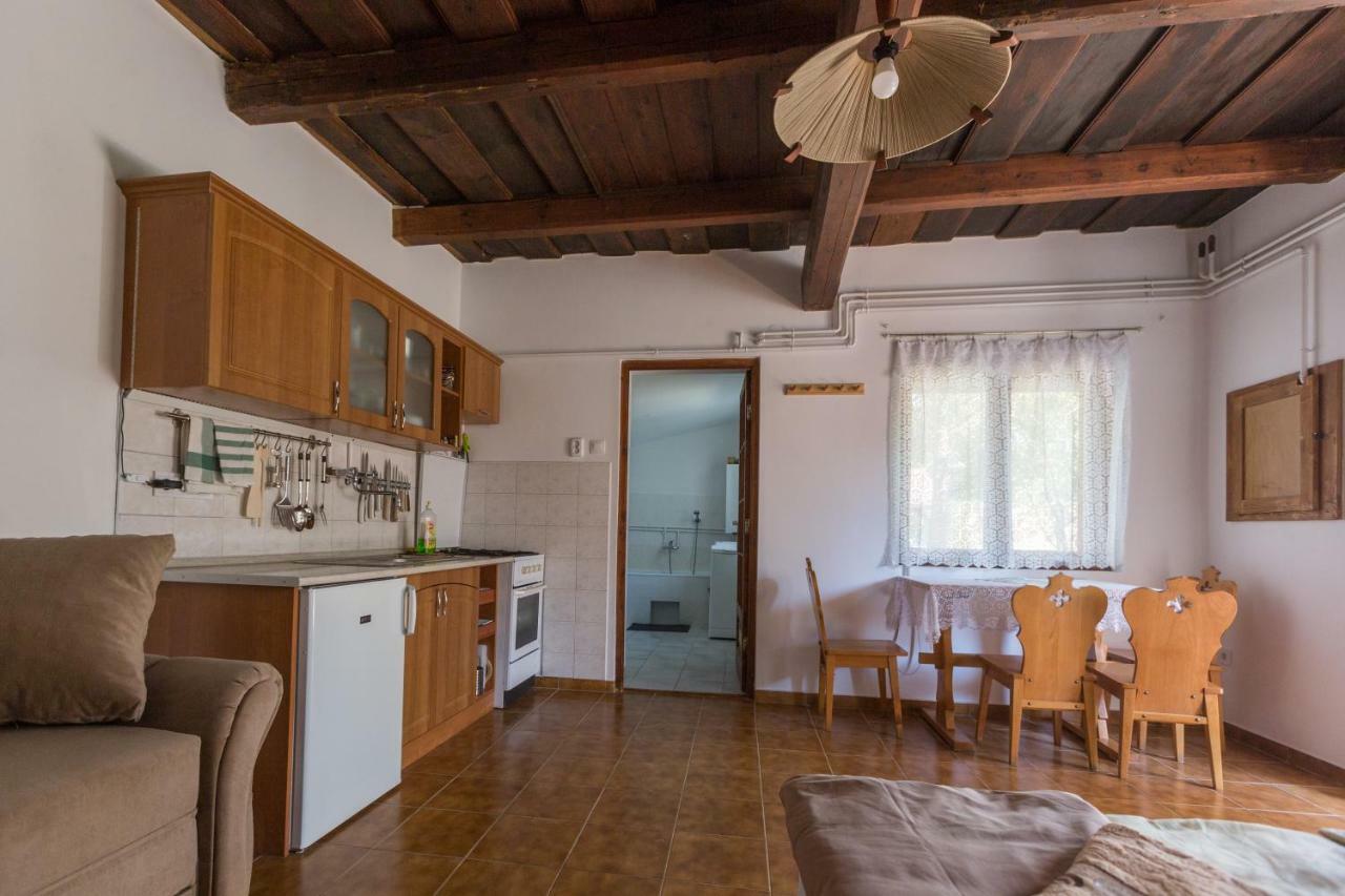 Gadoros Vendeghaz Hotel Egerszalók Buitenkant foto