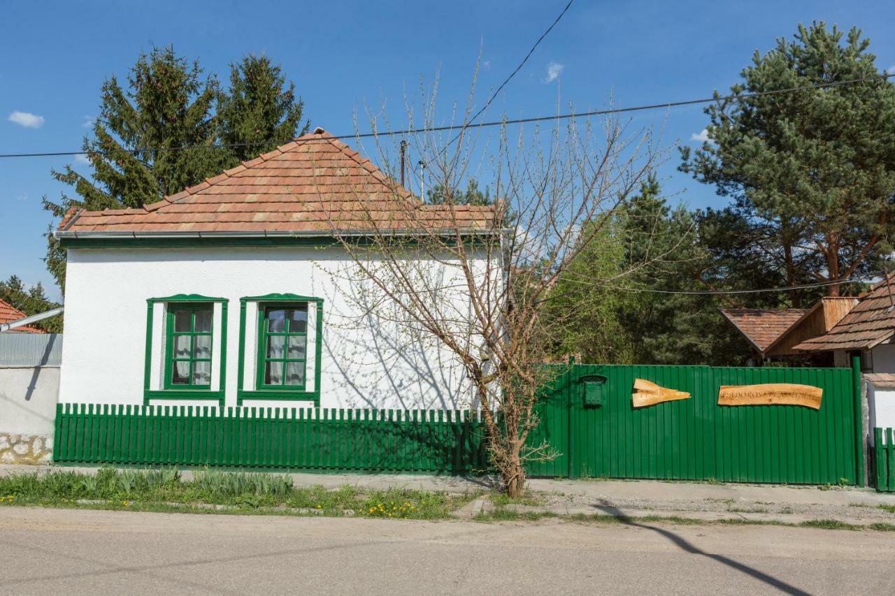 Gadoros Vendeghaz Hotel Egerszalók Buitenkant foto