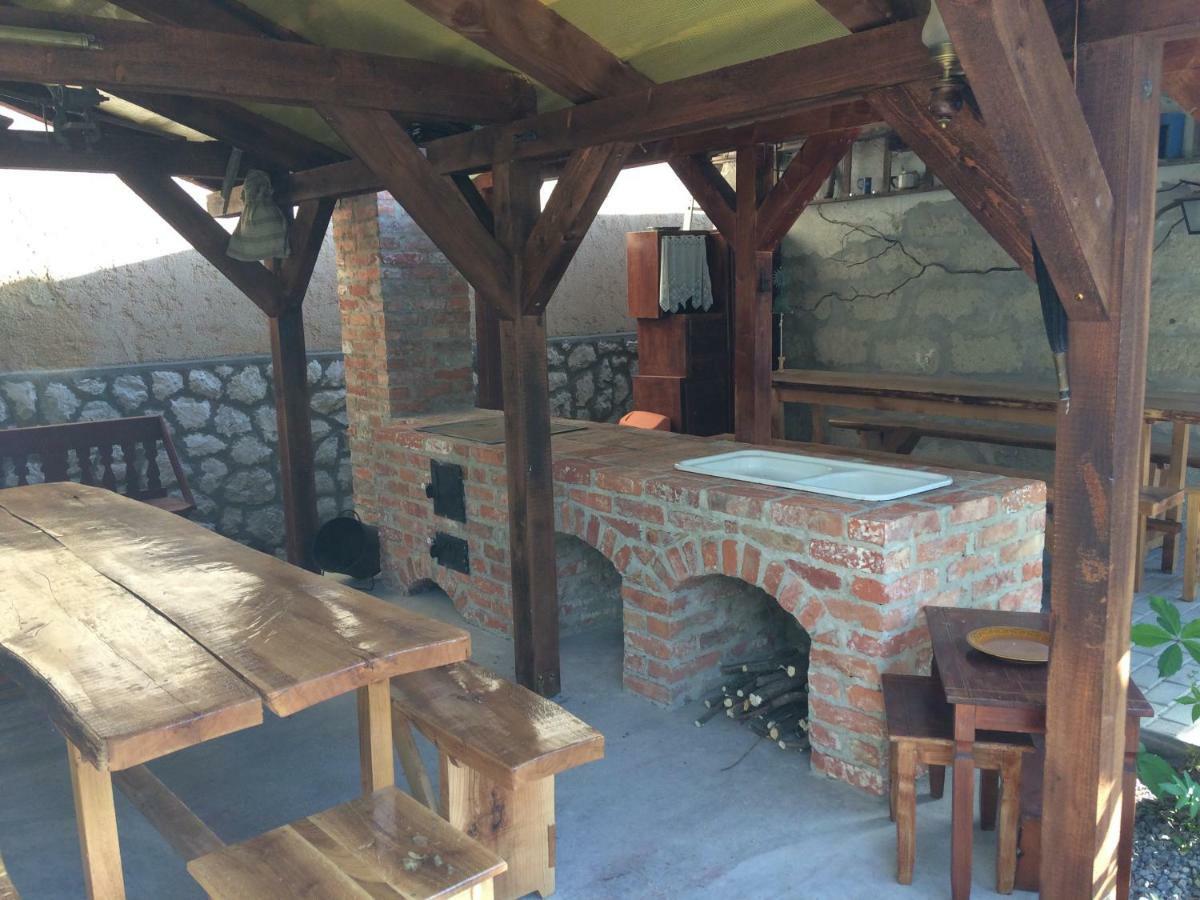 Gadoros Vendeghaz Hotel Egerszalók Buitenkant foto